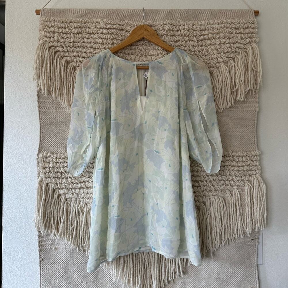 Lewit Tulip Sleeve Blouse NWT